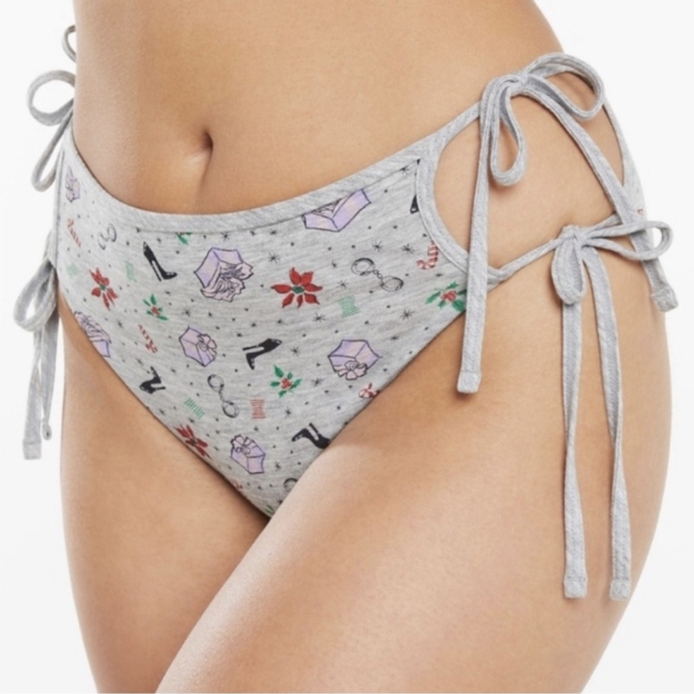 Savage X Fenty 'Tis the Savage Side Tie Hot Short Holiday Print M